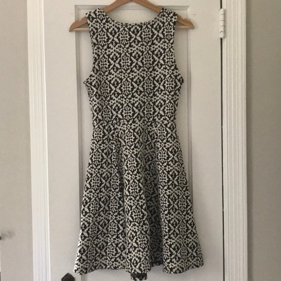 RD Style print fit and flare dress - Picture 3 of 6